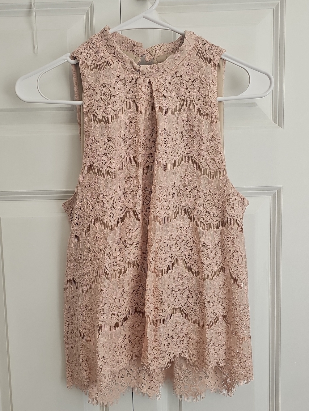Lace sleeveless tunic top